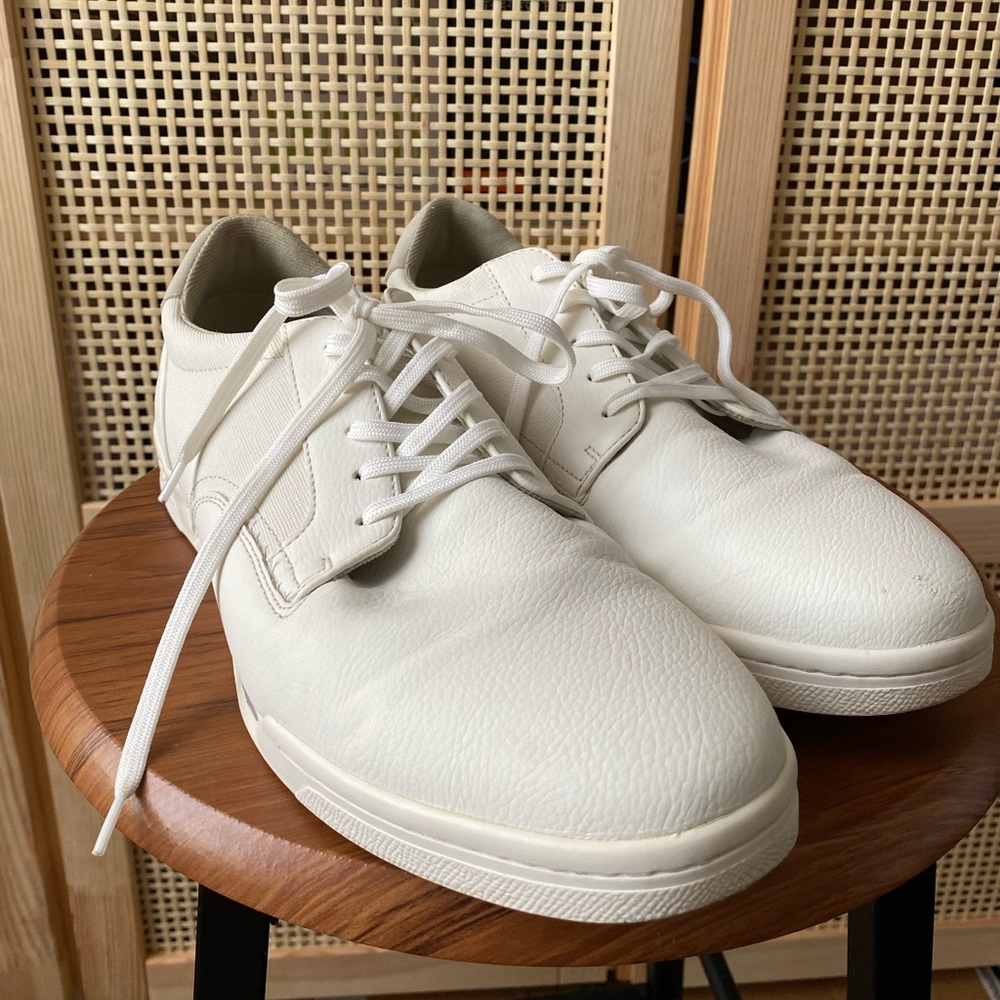 White sneakers (ALDO)